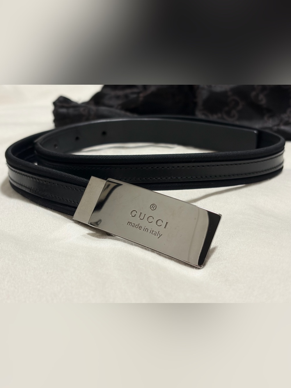 Gucci Black Leather Woman’s Belt with Polished Silver Logo Plaque